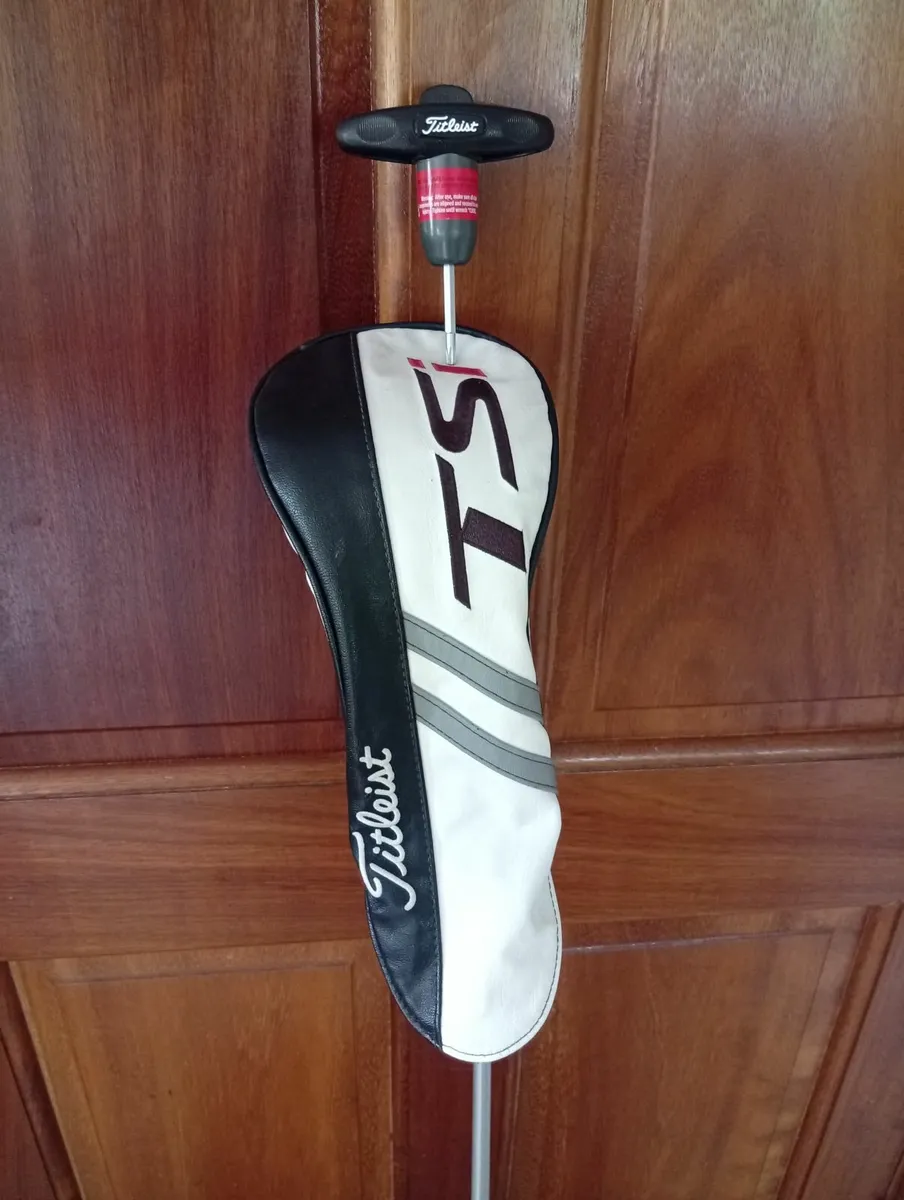 Titleist TSR3 9 Deg Driver Tour Ad Shaft Stiff - Image 1