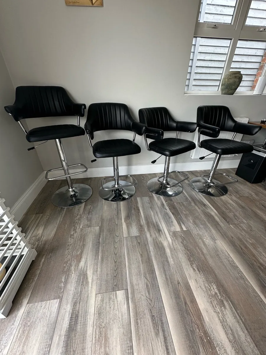 Set of 4 Swivelling Height-Adjustable Stools - Image 1