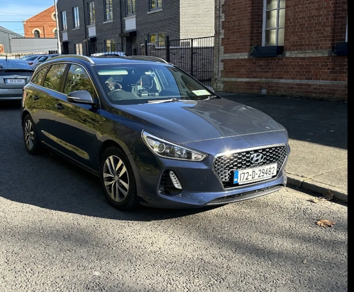 Hyundai i30 2017 (Automatic) - Image 1