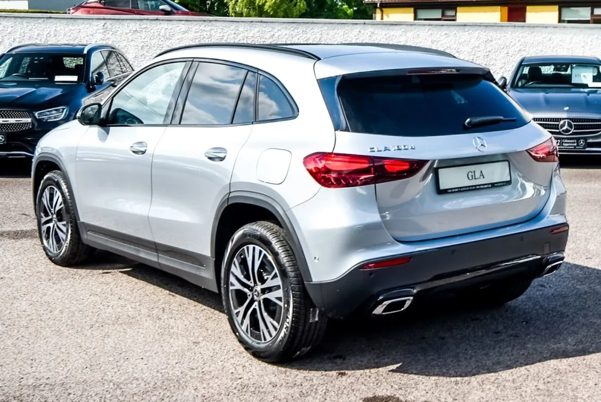Mercedes-Benz GLA-Class 180d Progressive Night Pa - Image 4