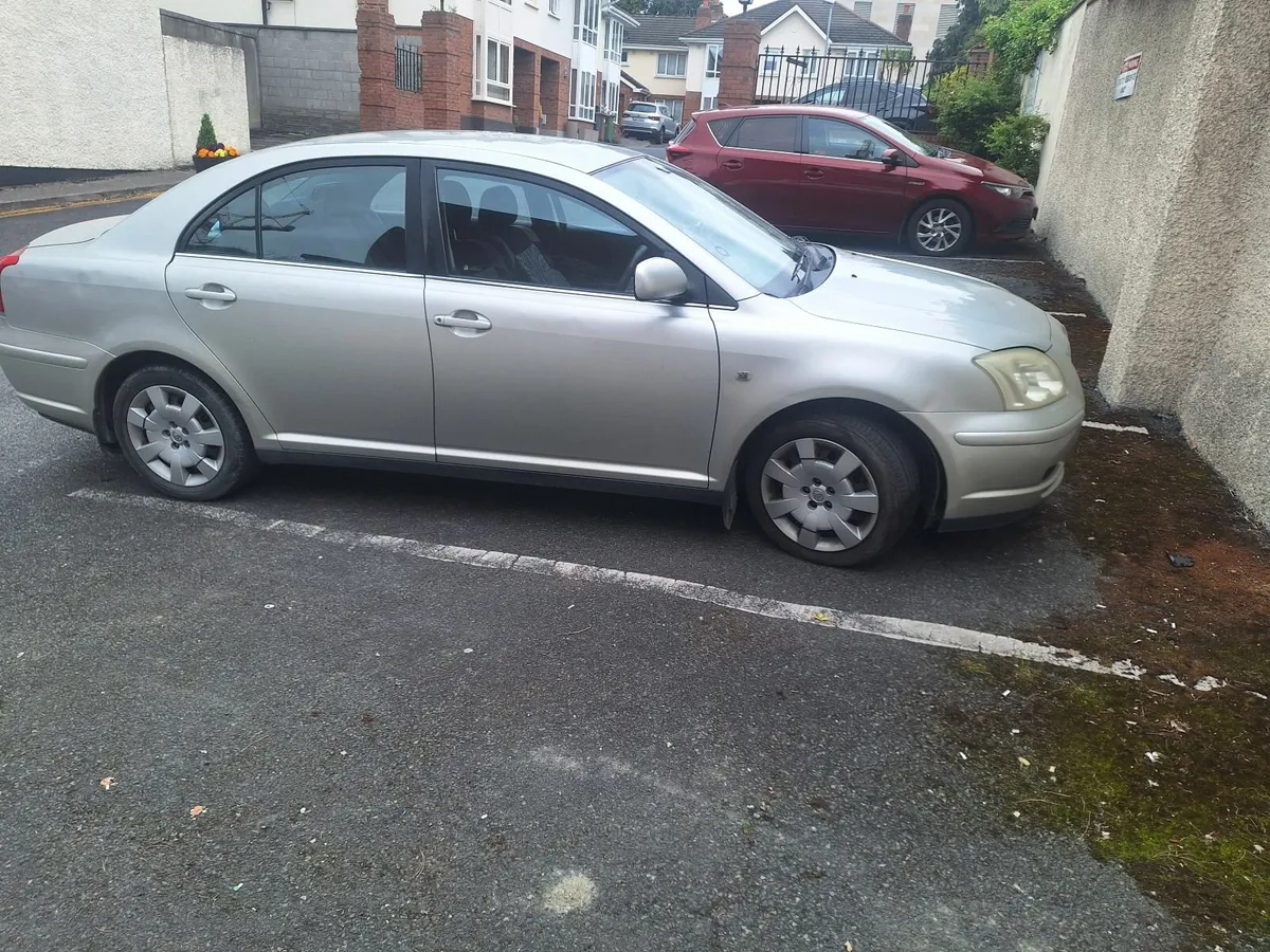 Toyota Avensis 2005 - Image 1