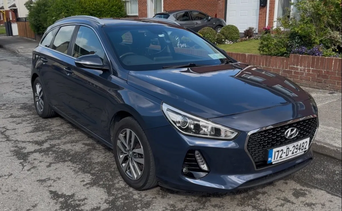 Hyundai i30 2017 (Automatic) - Image 3