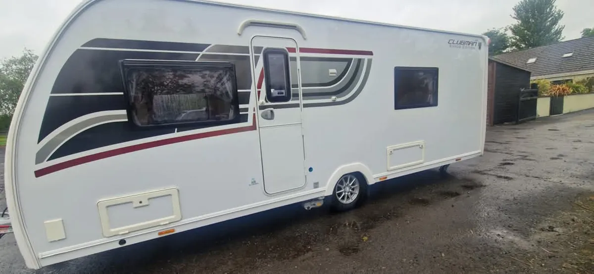 Lunar Clubman Sara fixed beds caravan - Image 2