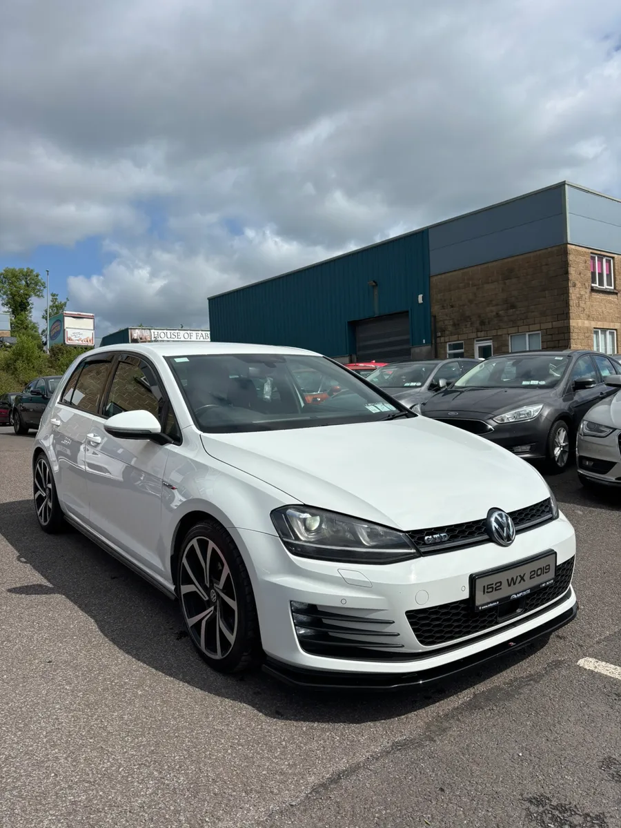 VOLKSWAGEN GOLF GTD 2.0 - Image 2