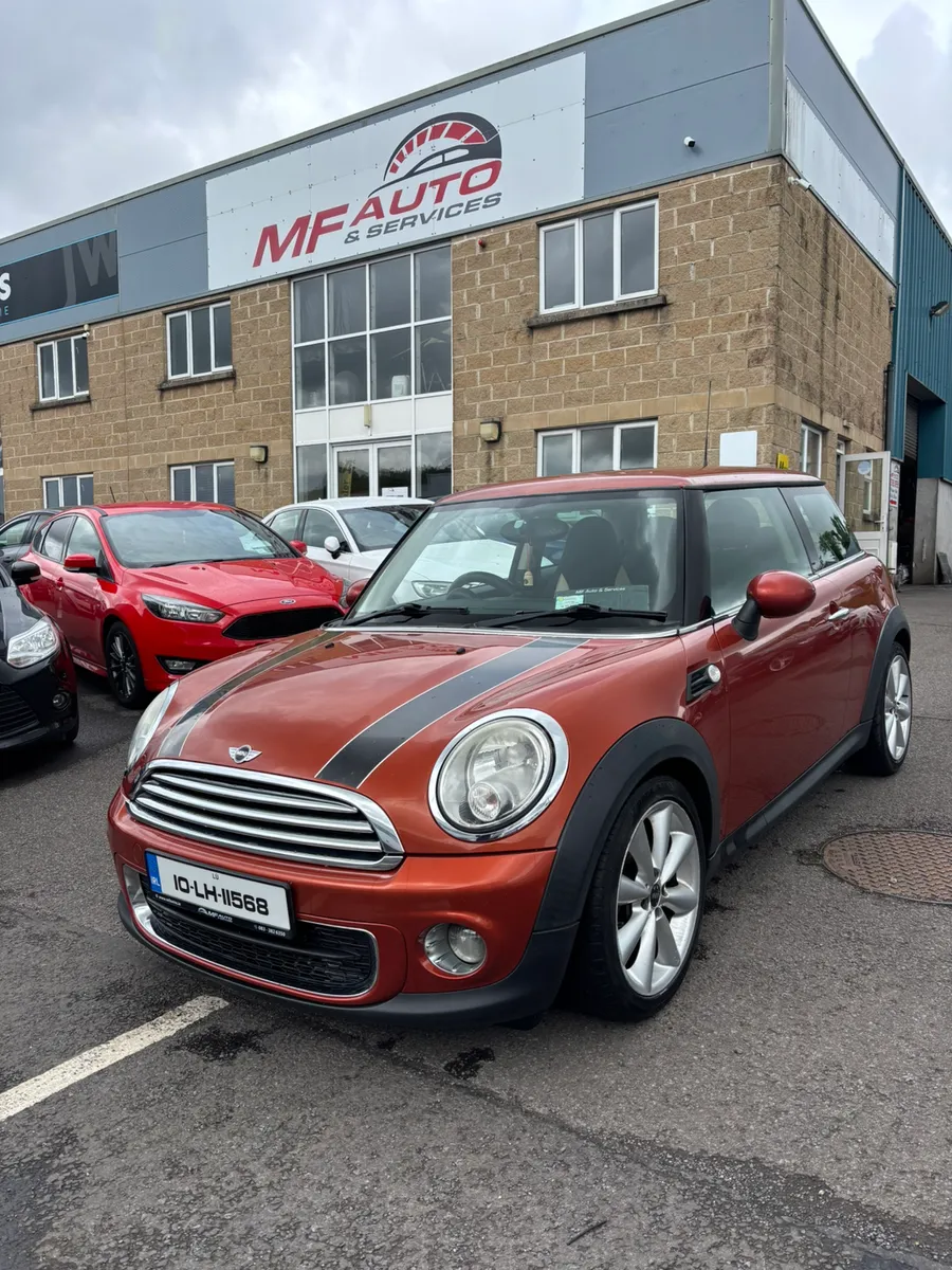 Mini Cooper 2010 - Image 1