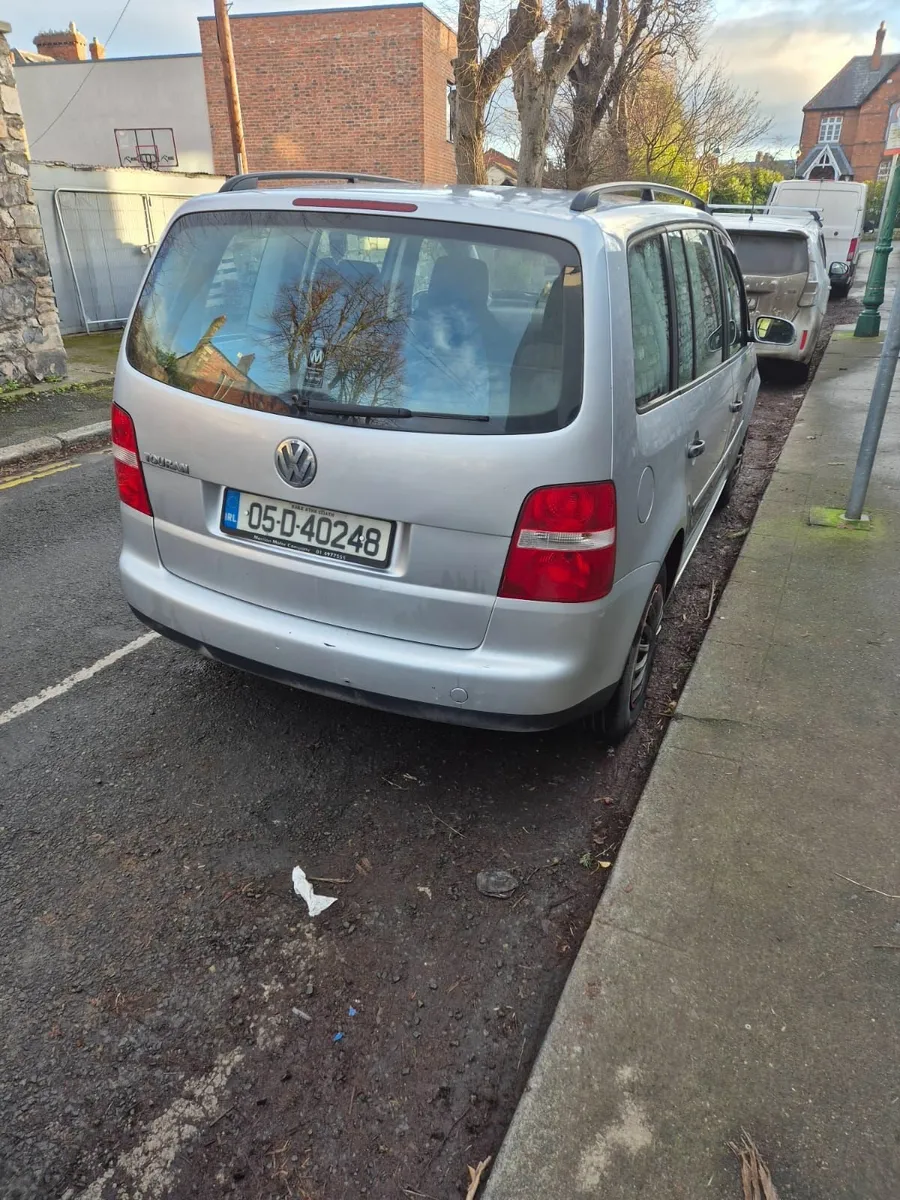Volkswagen Touran 2005 - Image 2