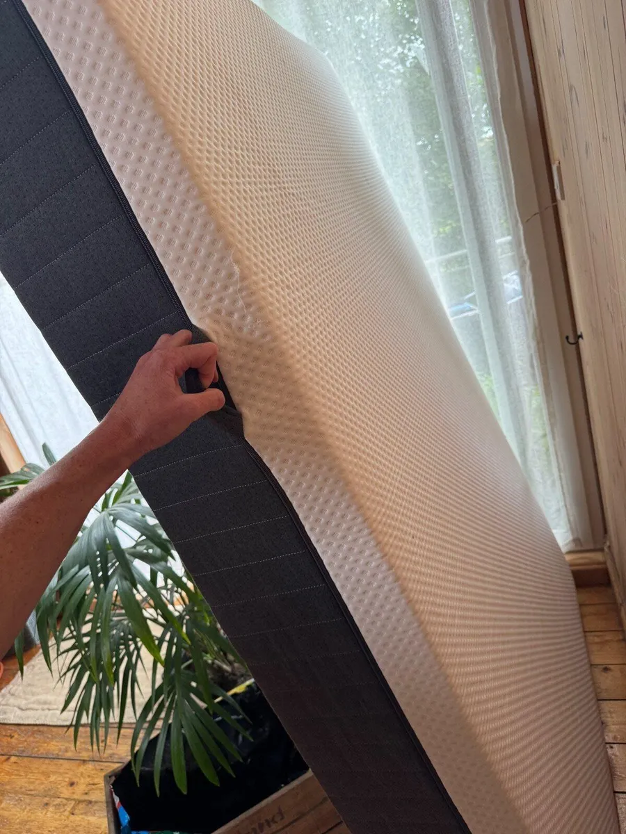New (Unused) Double memory foam mattress - Image 3