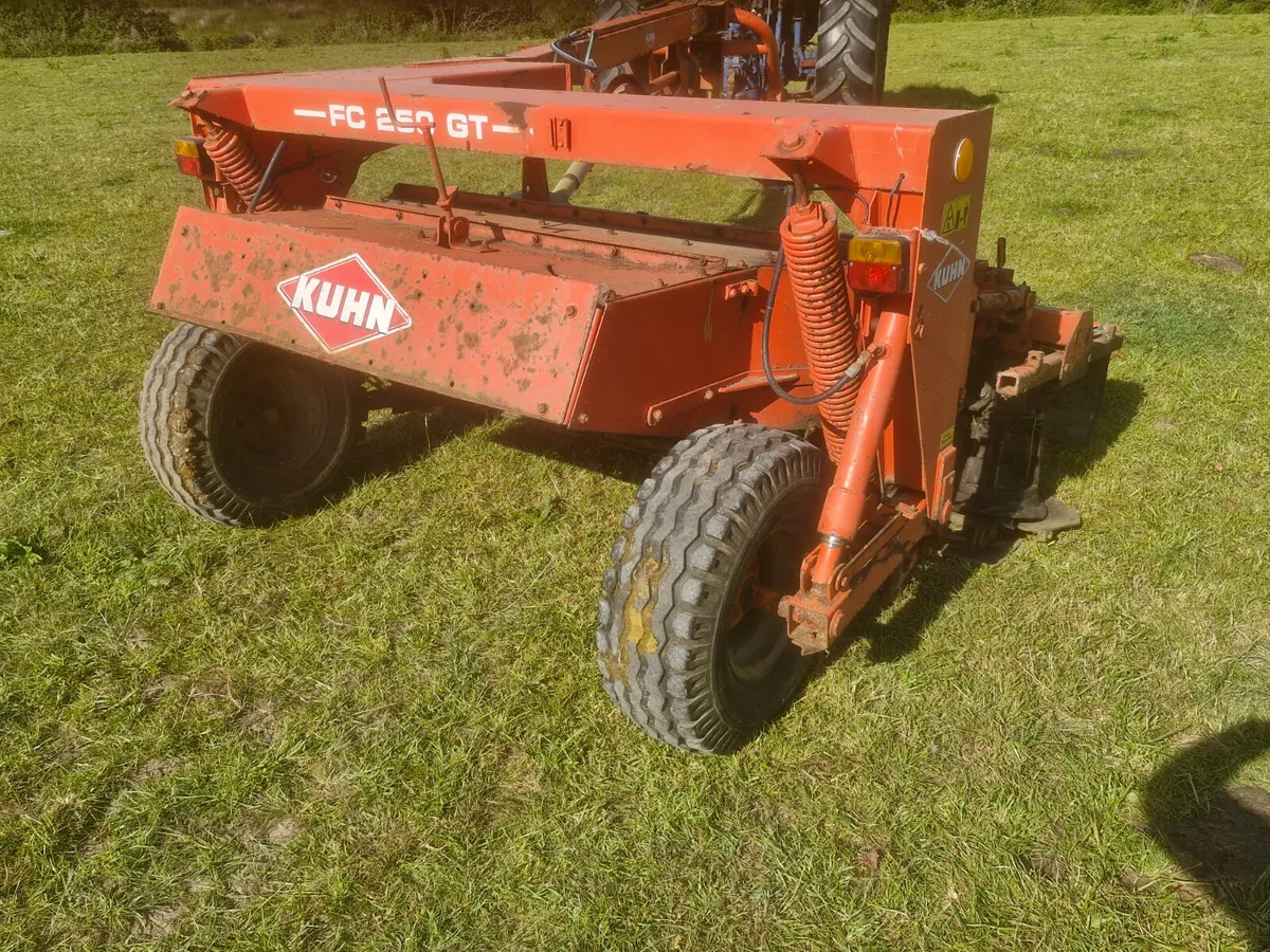 Mower kuhn fc250 - Image 2