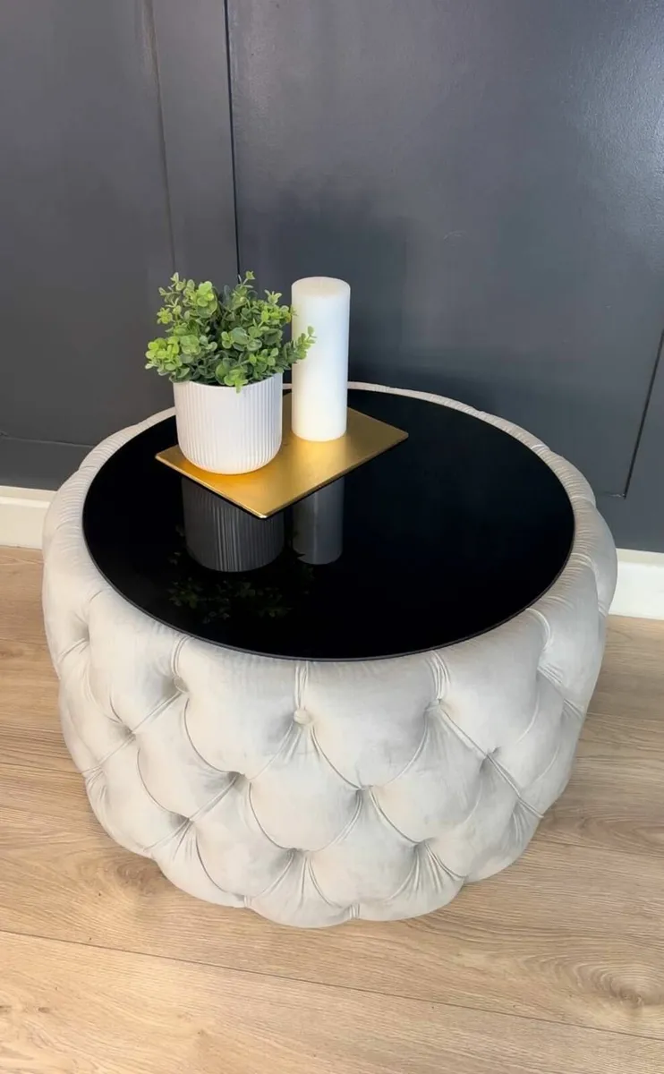 Round Coffee Table Chesterfield Style 60cm - Image 1