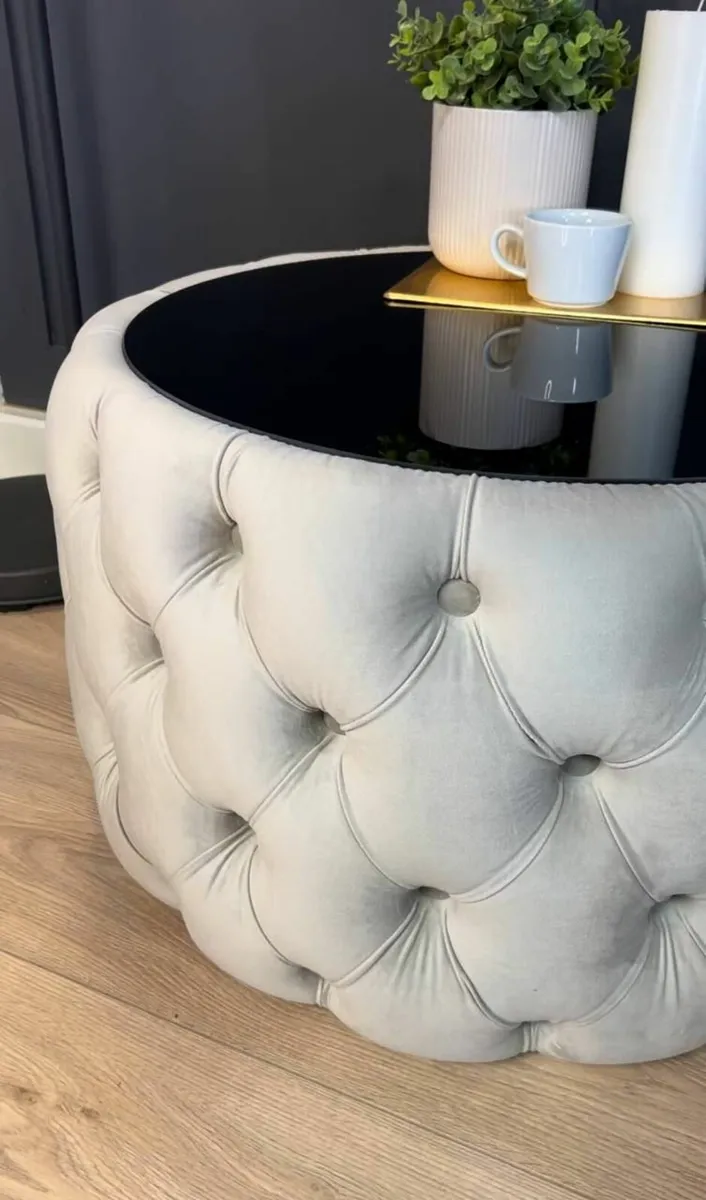 Round Coffee Table Chesterfield Style 60cm - Image 4
