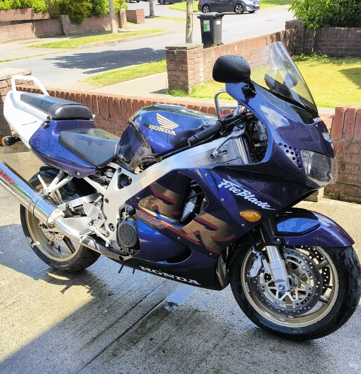Honda CBR 900 fireblade - Image 1