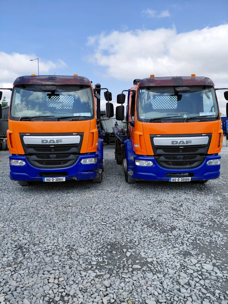 DAF LF Skip Loader - Image 1