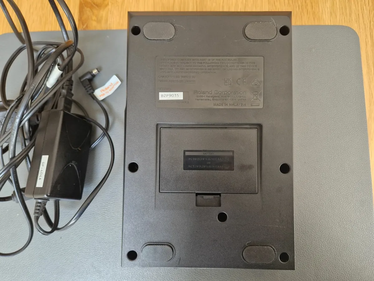 Roland SP404 MKII Sampler - Image 3