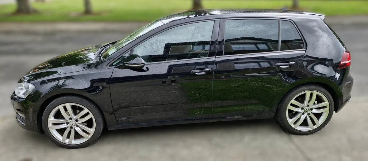 Volkswagen Golf Highline 2017 1.2L TSI petrol - Image 1