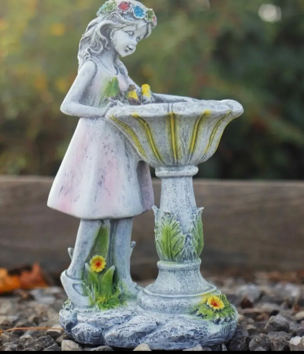 Solar Angel Garden Ornament LED Wishing Well - Image 1
