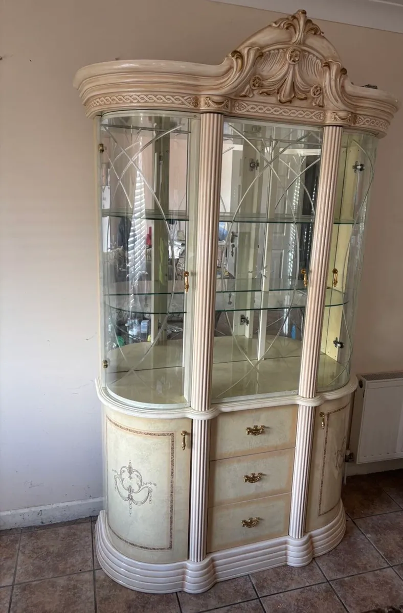 Top Quality Italian Furniture - Image 2