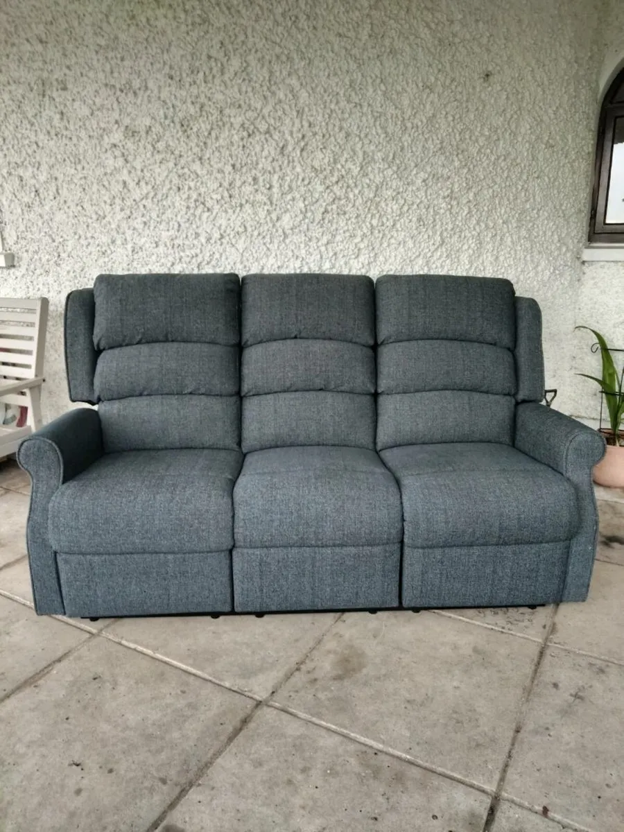 3 seater Recliner Couch - Image 1