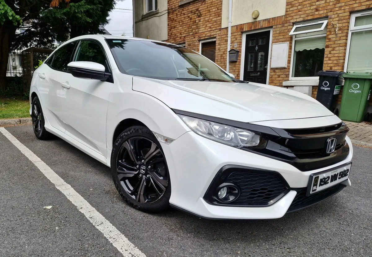 192 Honda Civic 1.0 Smart Plus.    Only 18,000 KMS - Image 2