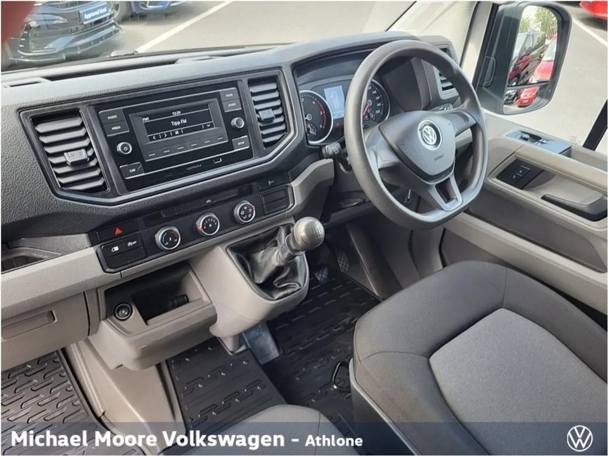 Volkswagen Crafter 30 MWB 2.0tdi 140BHP 5DR - Image 2