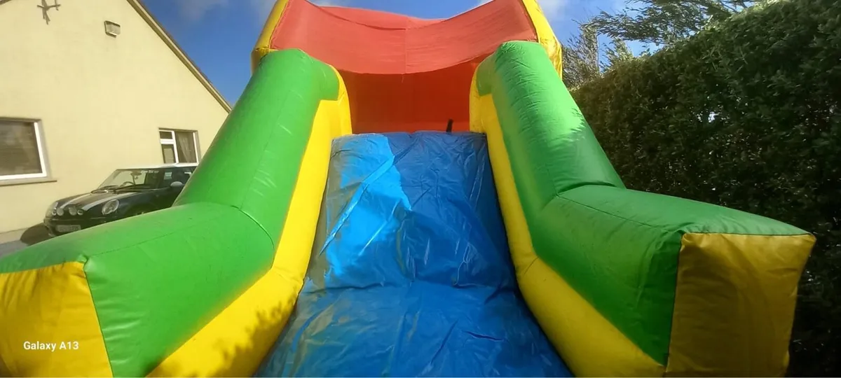 Bouncy castle - Image 3