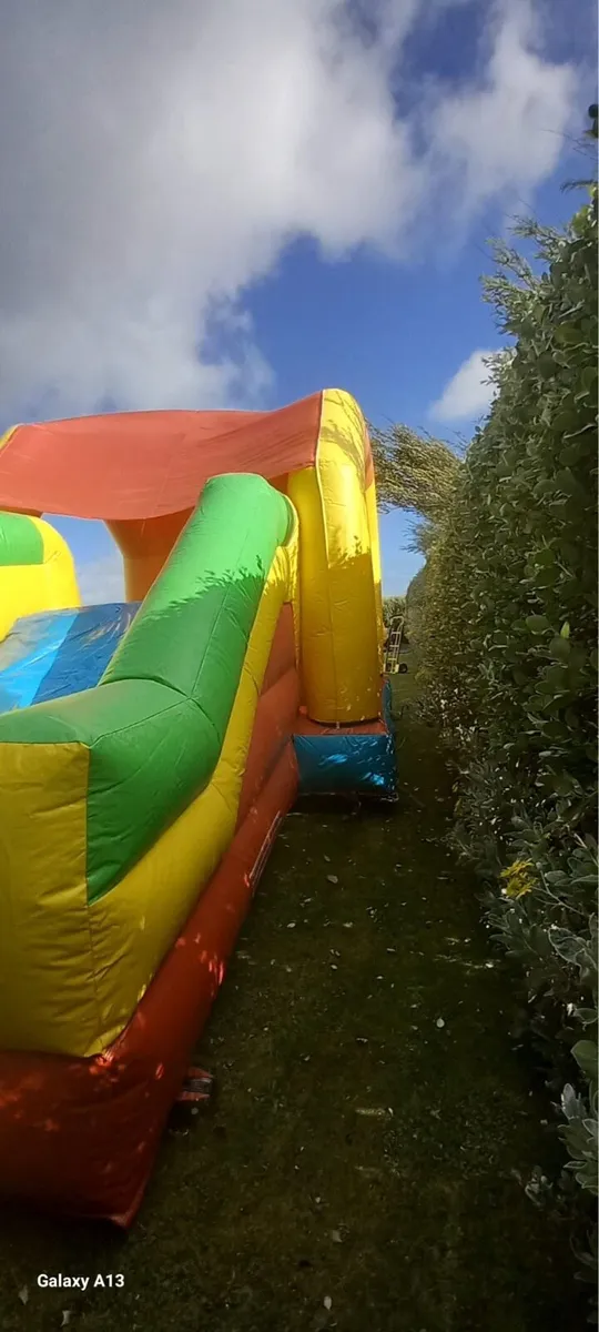 Bouncy castle - Image 4