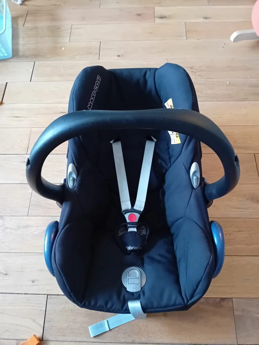 Car seat - Image 2