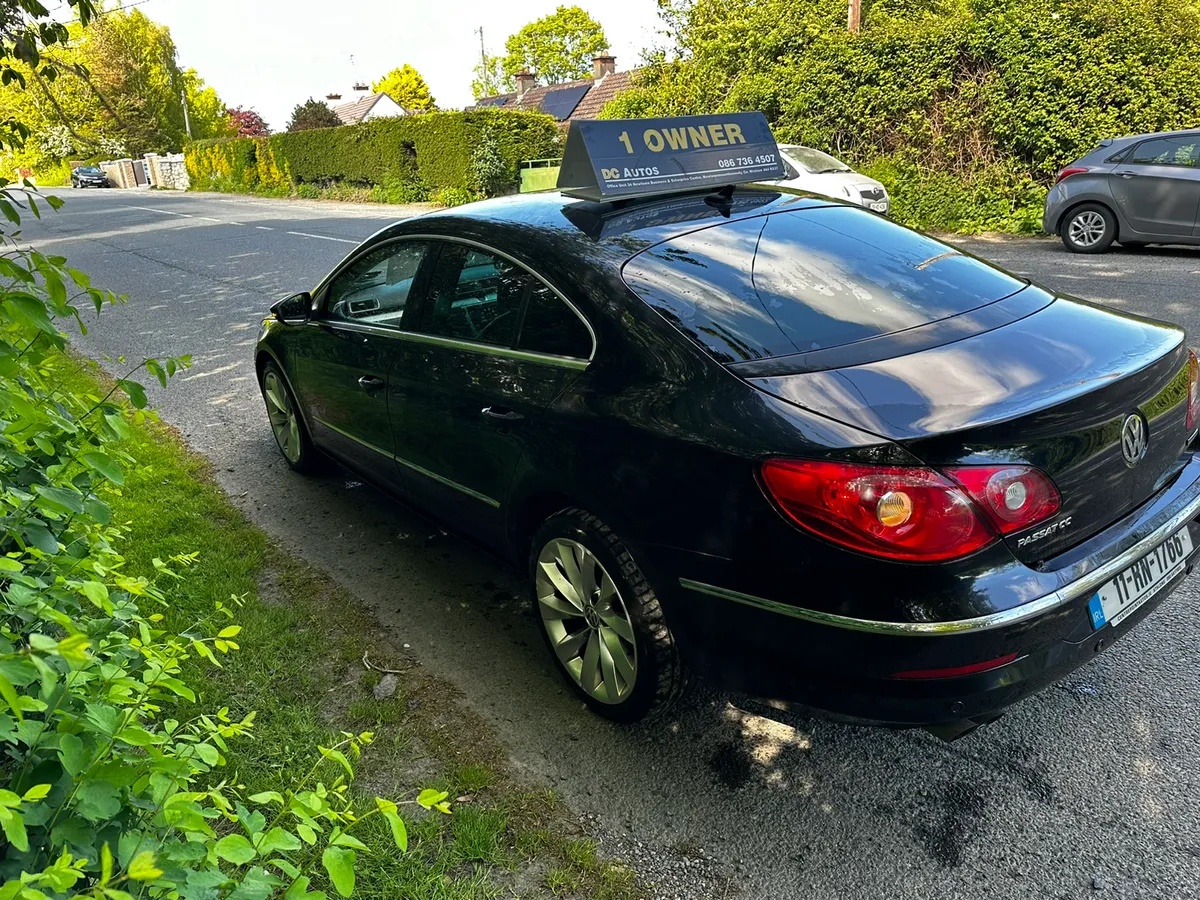 VOLKSWAGEN PASSAT CC - Image 4