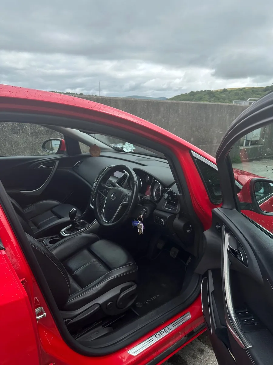 1.7L Opel Astra Elite 2010 - Image 3