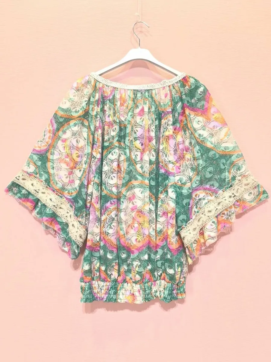 Floral blouse one sz fits 10/16....30e - Image 2