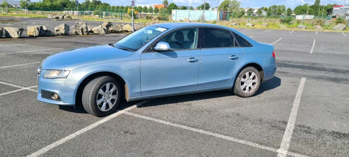 Audi A4 2009 - Image 2