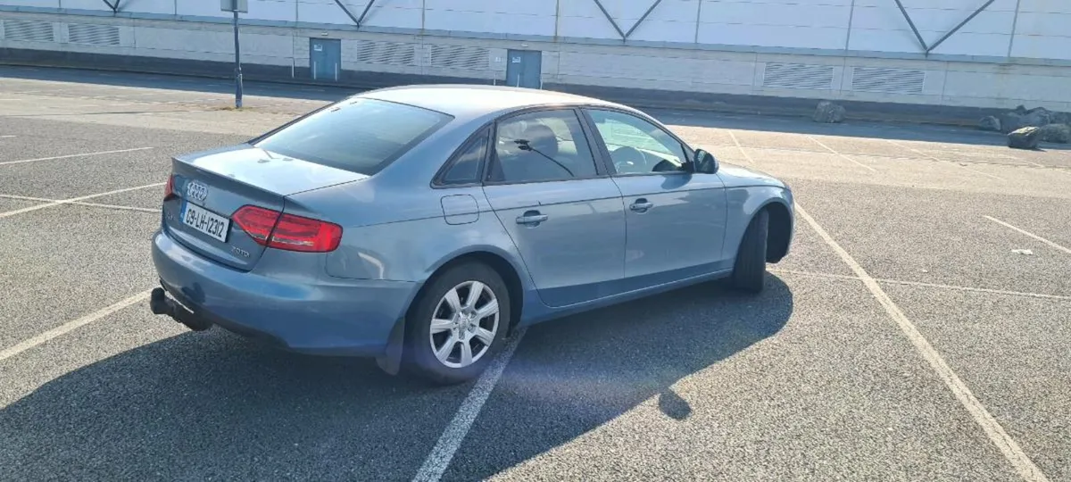 Audi A4 2009 - Image 4