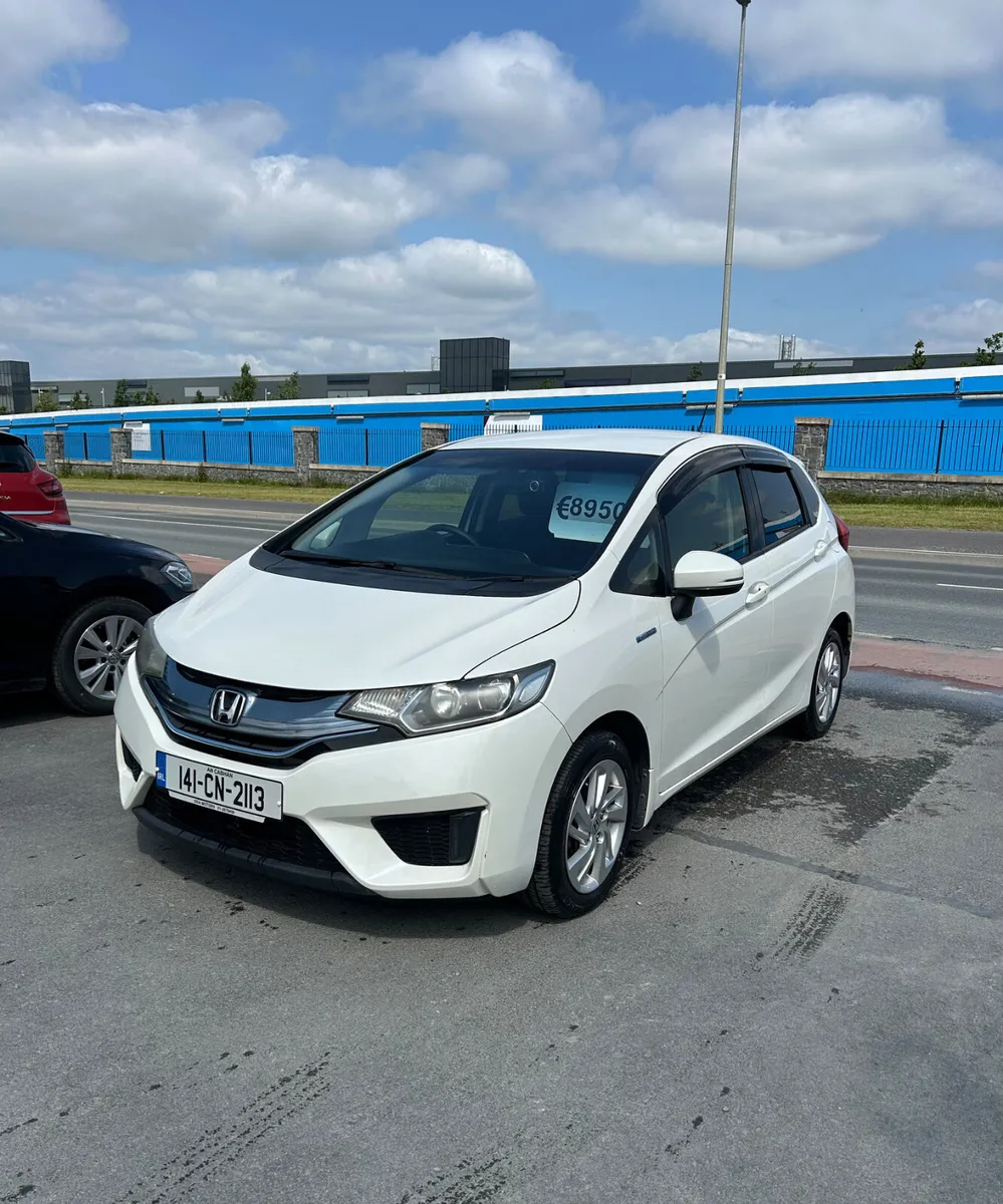 2014 Honda Fit (jazz) 1.5 hybrid LOW KMS - Image 1