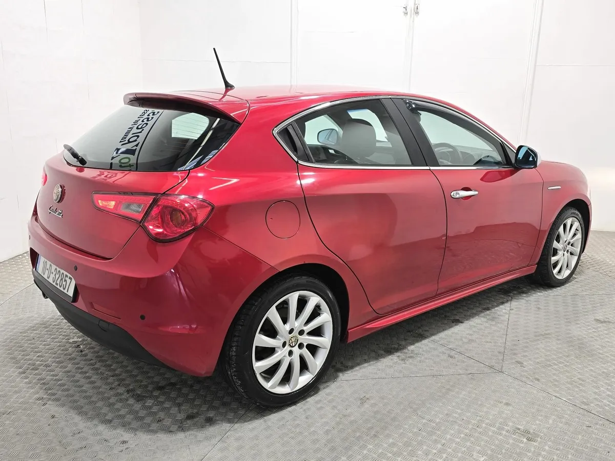 Alfa Romeo Giulietta 2010 - Image 4