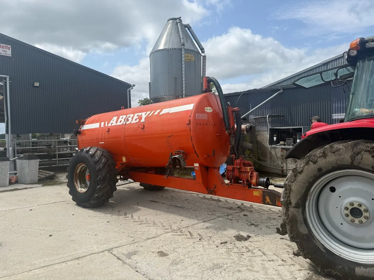 1600 GALLON ABBEY TANKER - Image 1