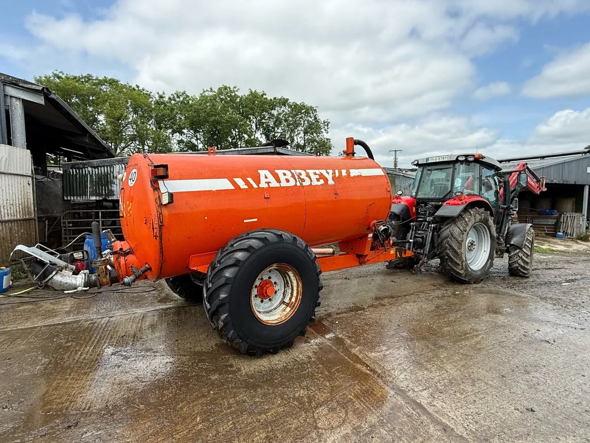 1600 GALLON ABBEY TANKER - Image 3
