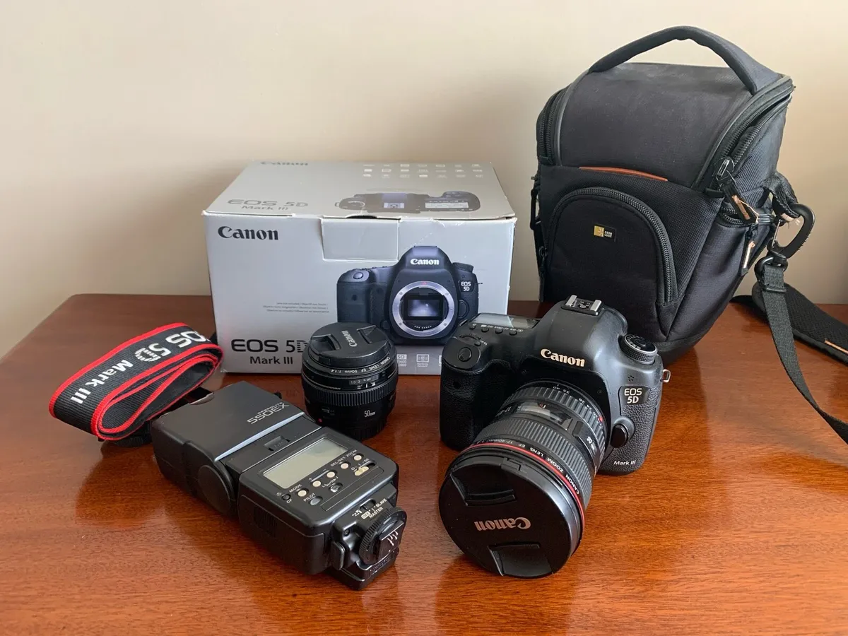 Canon 5D Mark iii and accessories - Image 1