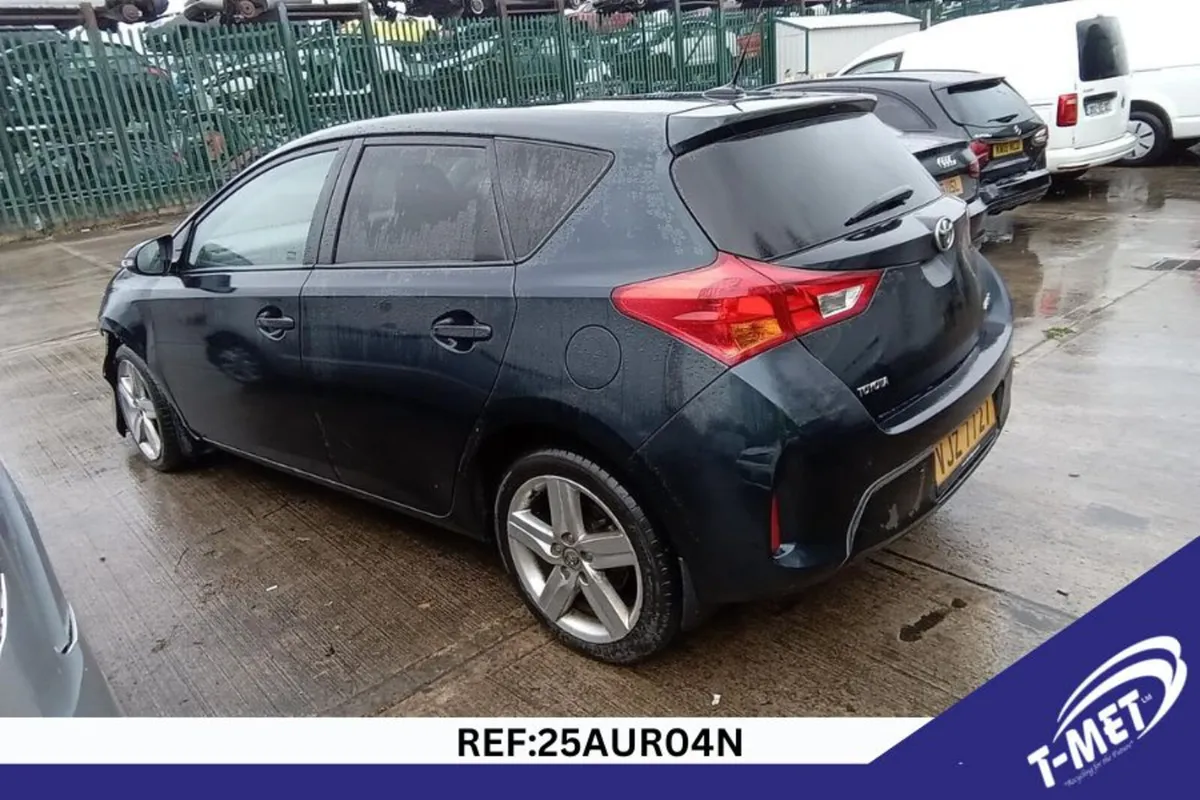 2014 TOYOTA AURIS BREAKING FOR PARTS - Image 4