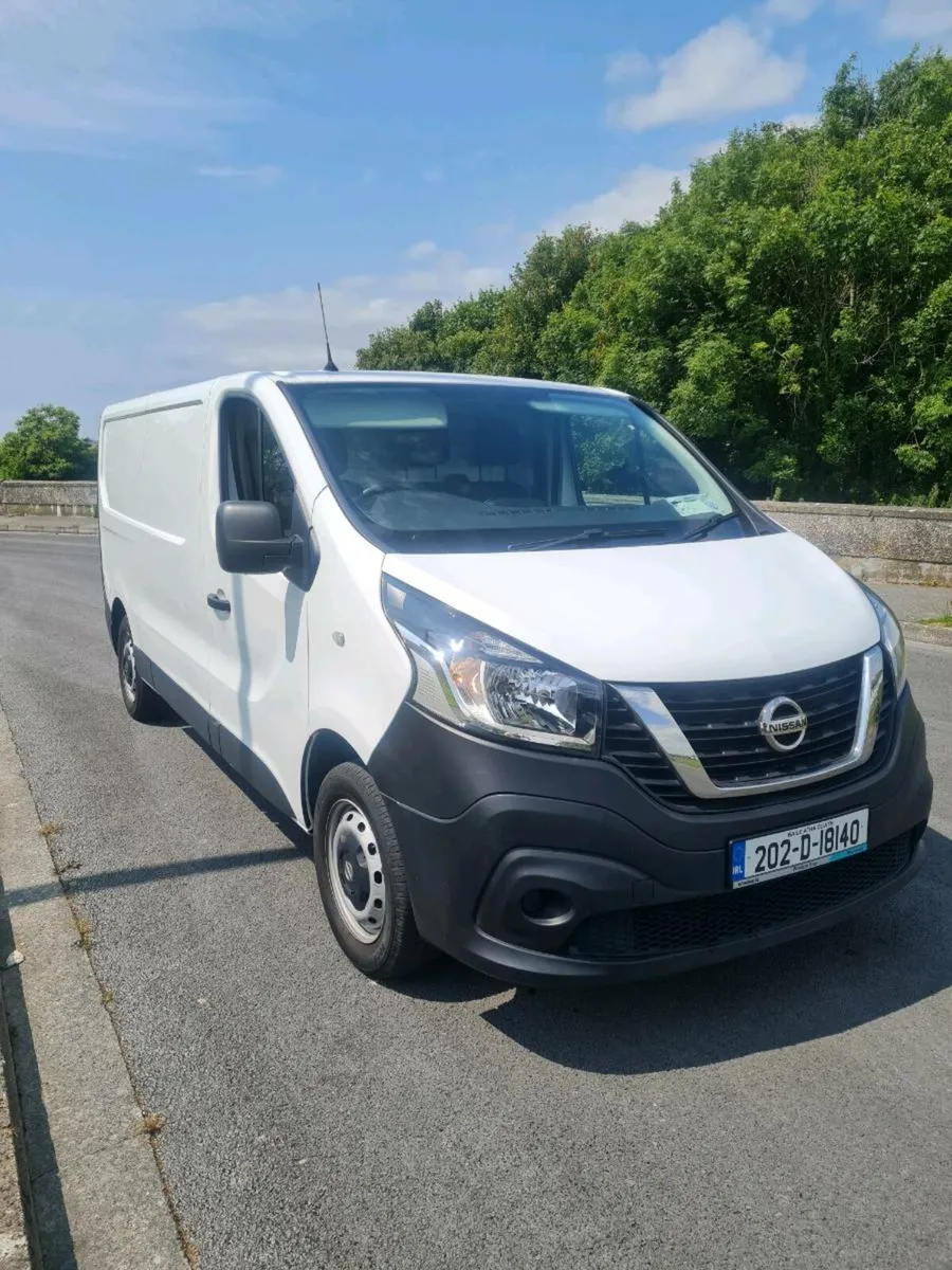 Nissan nv 300  van - Image 1