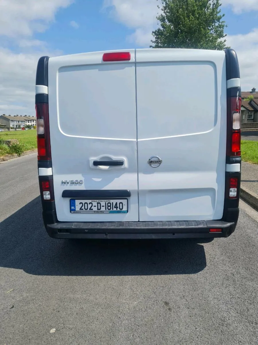 Nissan nv 300  van - Image 3