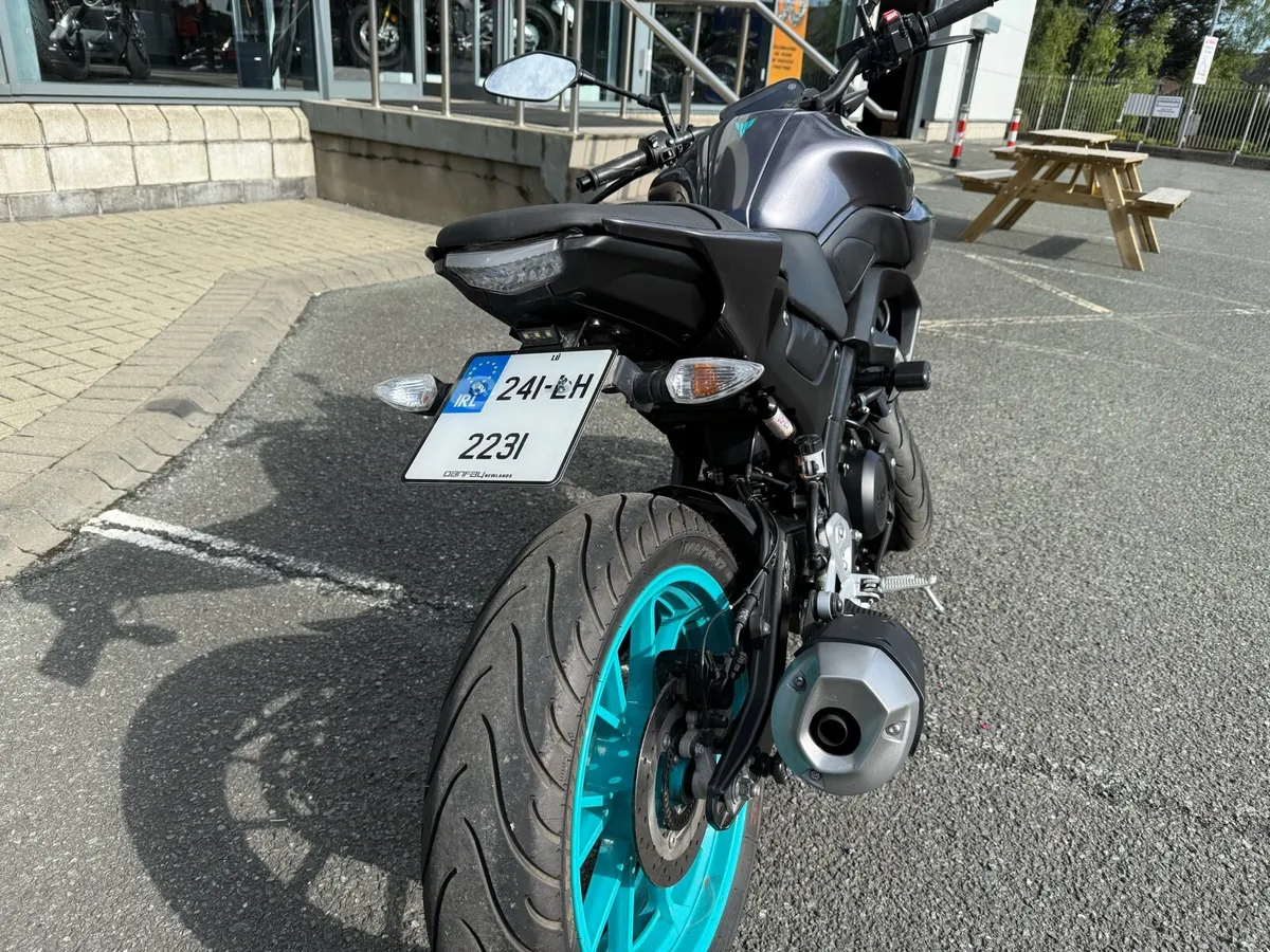 2024 Yamaha MT 125 - Image 4