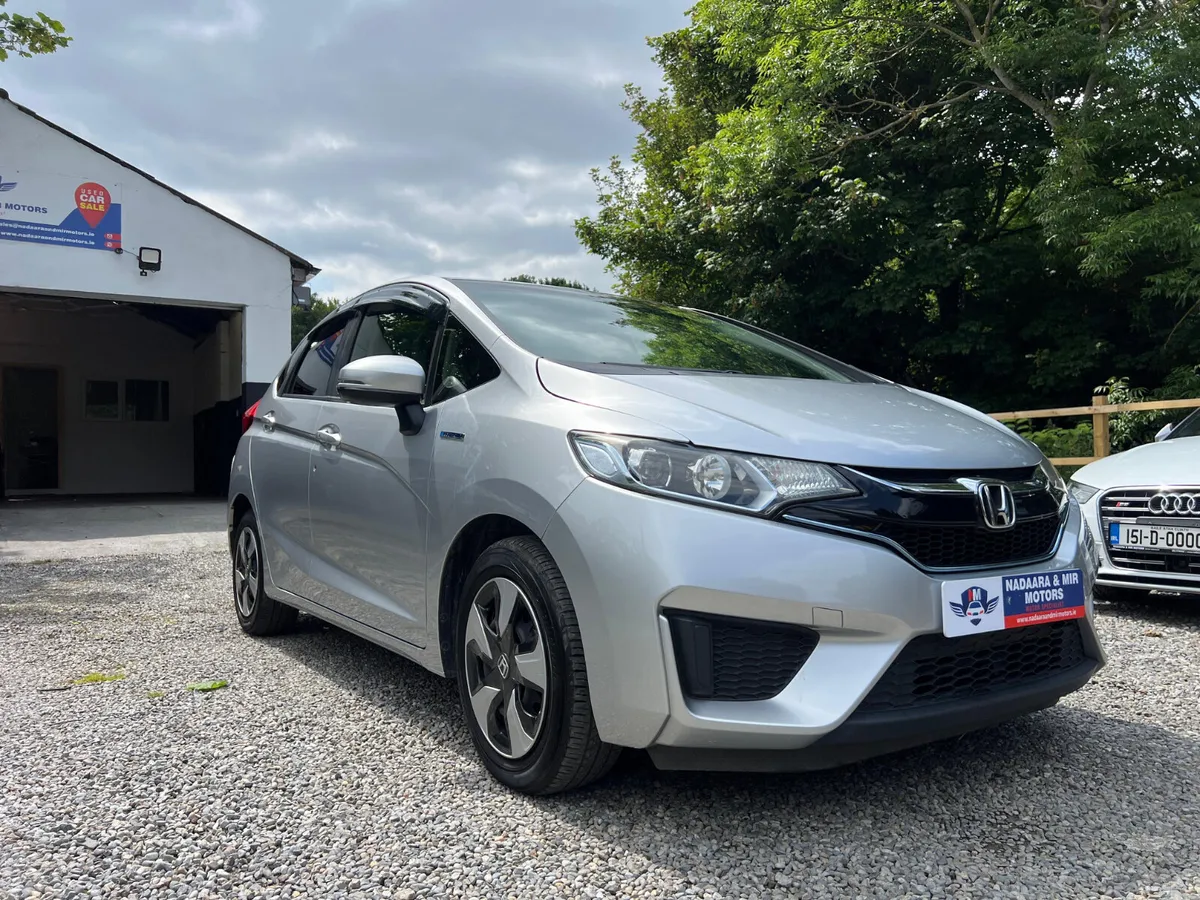 2016 Honda Fit Hybrid(low mileage) - Image 2