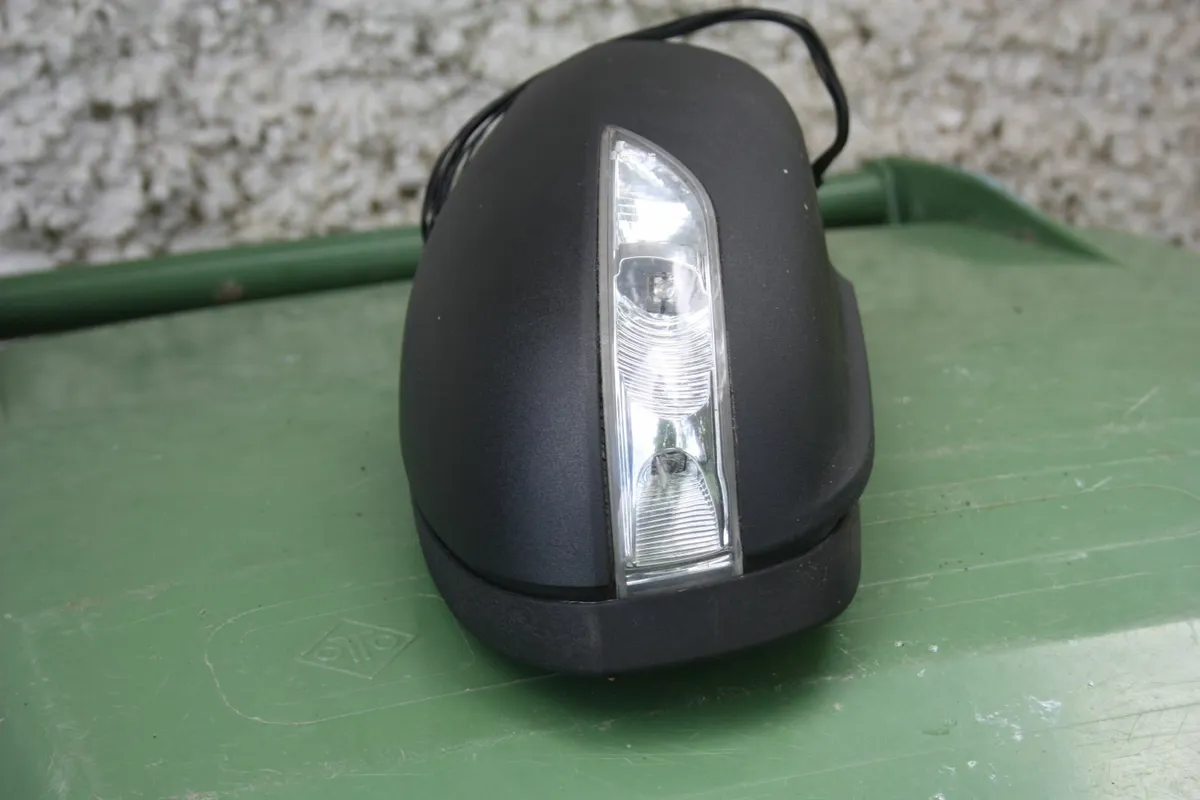 Mirror Mercedes Benz B 150 - Image 2