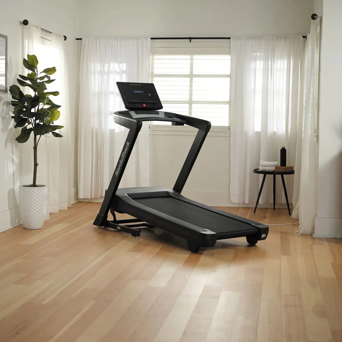 BRAND NEW NORDICTRACK EXP5I EX DISPLAY TREADMILL - Image 2