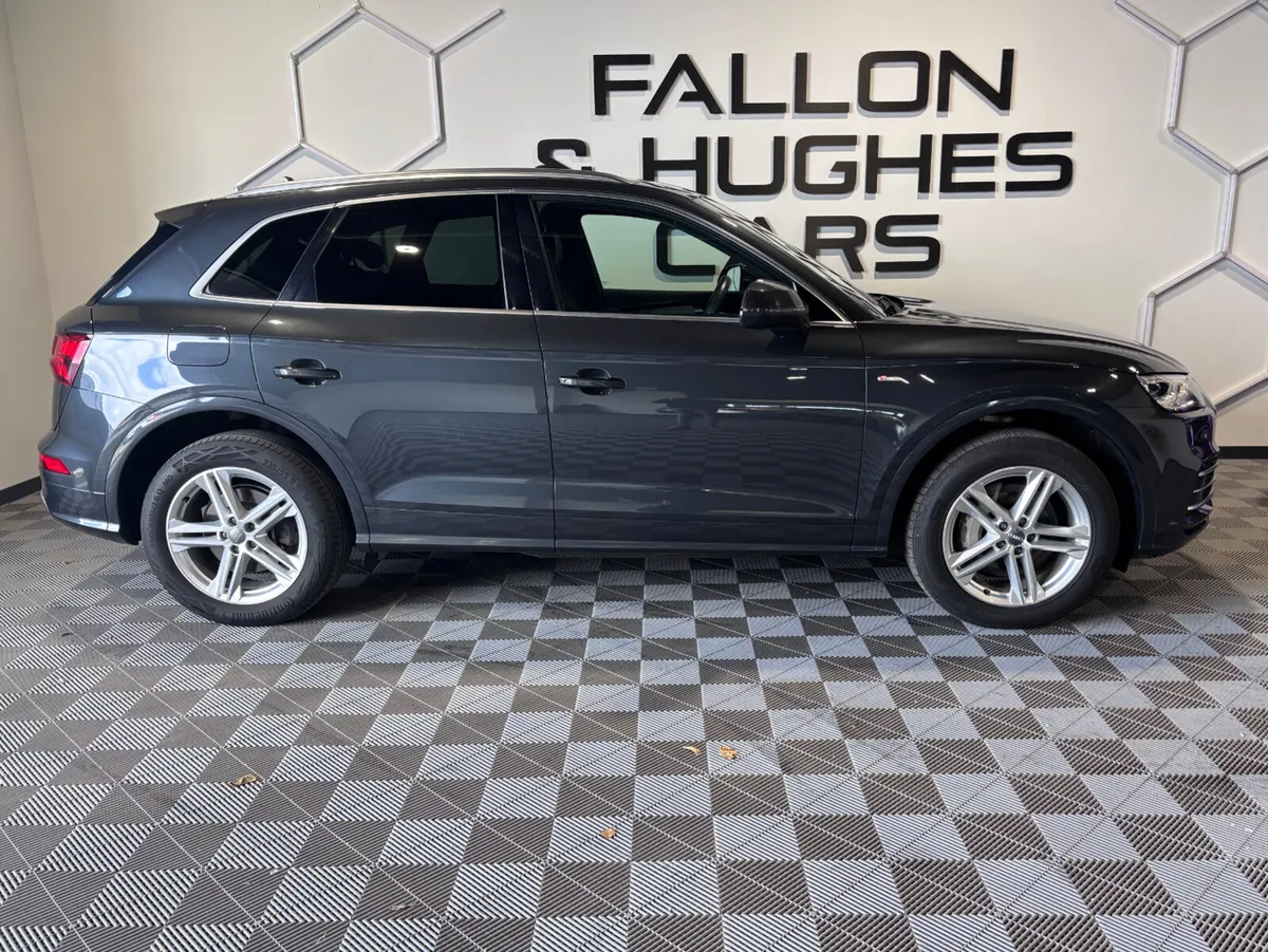 2021 AUDI Q5 S LINE 50 TFSI E QUATTRO HYBRID - Image 4