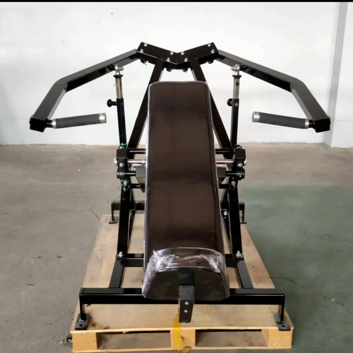 Incline Plate Loaded Chest Press - Image 2