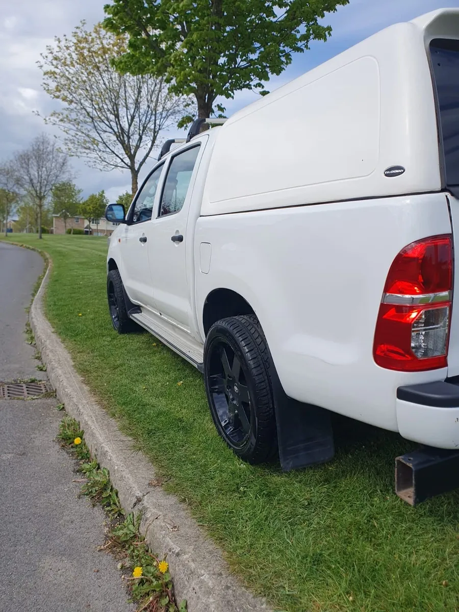 Toyota hilux - Image 2