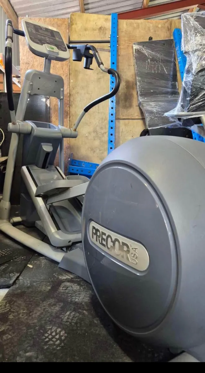 PRECOR CROSSTRAINER EFX546I - Image 1