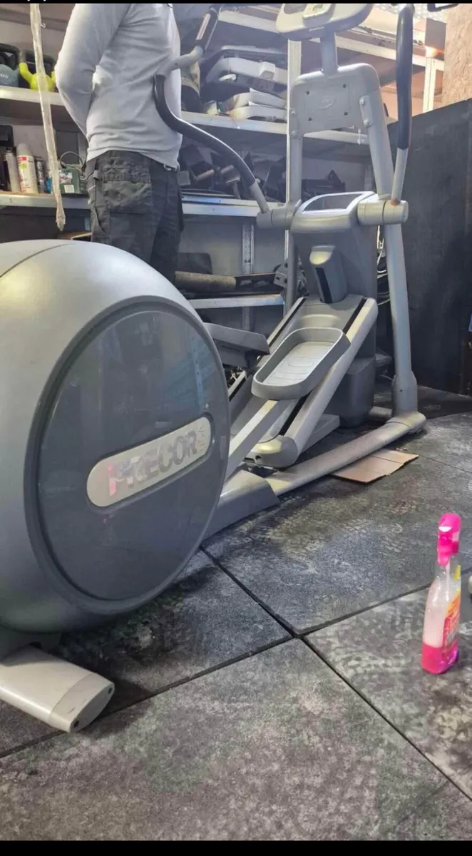 PRECOR CROSSTRAINER EFX546I - Image 4