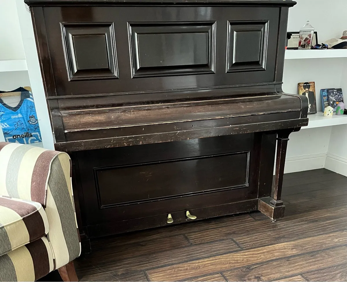 Piano - Image 1