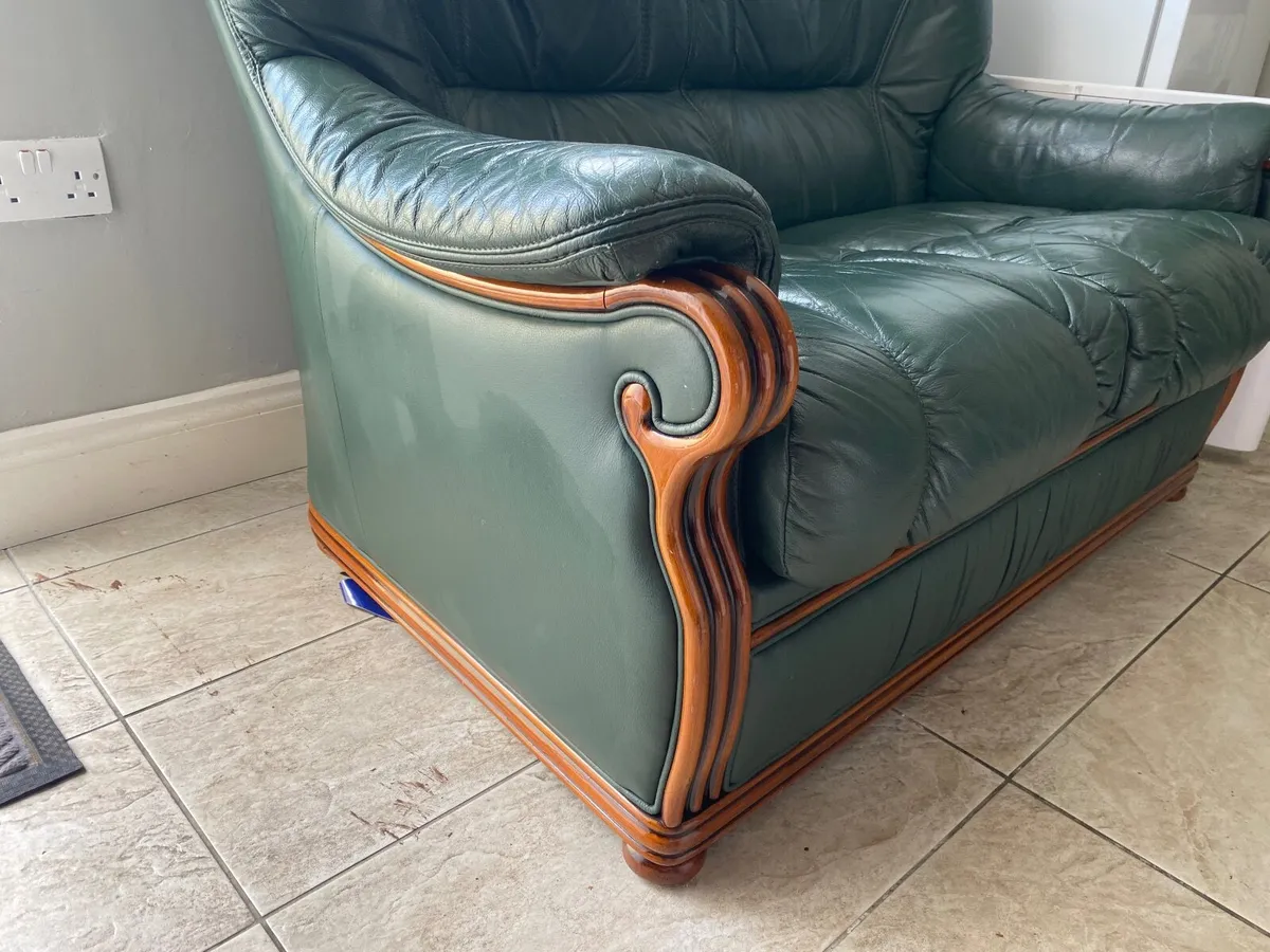 Two seater leather sofa - Image 3
